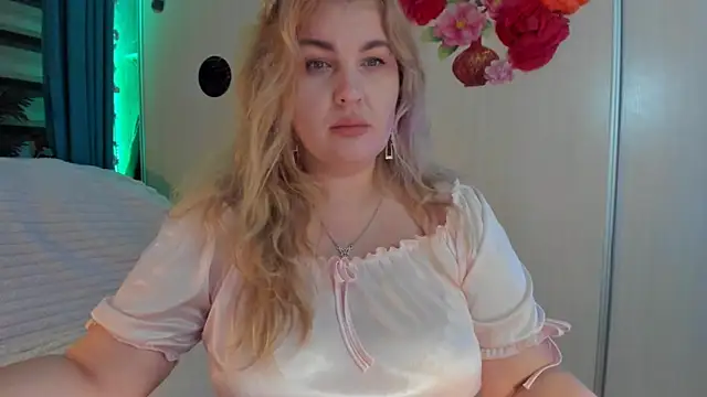 Snapshot of CoraSwon chatting on October 23, 2025, 10:30 pm CoraSwon online show from October 23, 2025, 10:30 pm