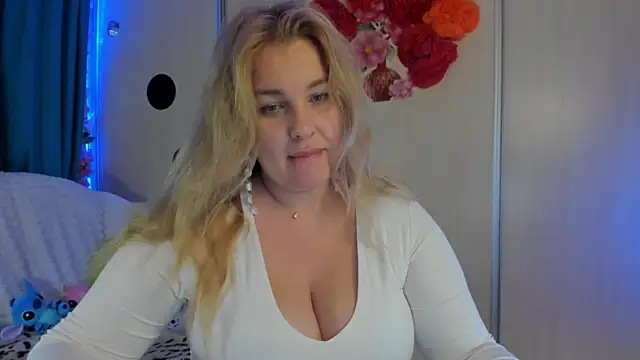 Snapshot of CoraSwon chatting on September 25, 2025, 6:41 am CoraSwon online show from September 25, 2025, 6:41 am