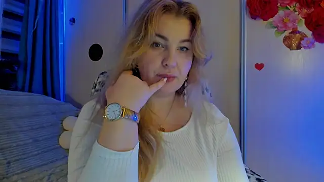 Snapshot of CoraSwon chatting on November 20, 2025, 10:52 pm CoraSwon online show from November 20, 2025, 10:52 pm