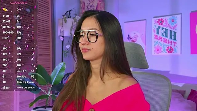 LanaBaker online show from November 19, 2025, 2:33 am