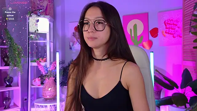 LanaBaker online show from April 13, 2026, 2:59 am