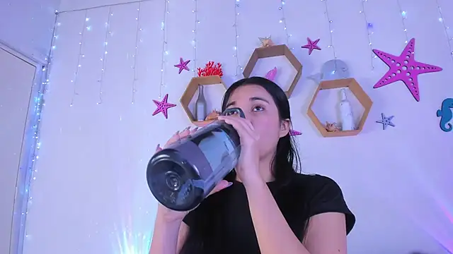 Emiily Parkerr online show from October 10, 2025, 3:18 am