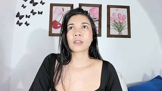 Snapshot of Emiily_Parkerr chatting on April 23, 2026, 11:06 pm Emiily Parkerr online show from April 23, 2026, 11:06 pm