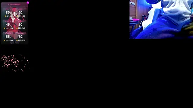 Snapshot of HollyDominic chatting on October 25, 2025, 10:25 am HollyDominic online show from October 25, 2025, 10:25 am