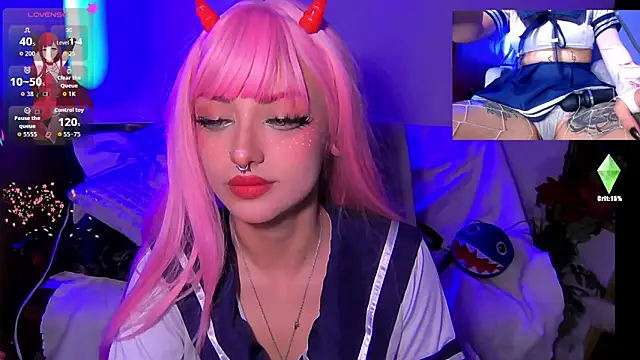 Snapshot of HollyDominic chatting on October 3, 2025, 6:53 pm HollyDominic online show from October 3, 2025, 6:53 pm