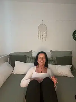 Off  Melonenmandy online show from April 14, 2026, 5:29 pm