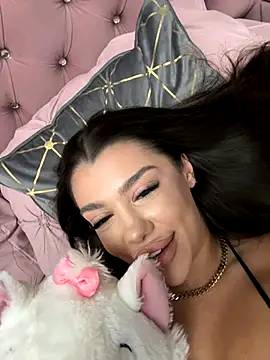 NatyDesiree online show from September 18, 2025, 7:50 pm