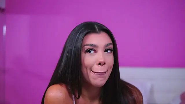 NatyDesiree online show from September 9, 2025, 7:07 am