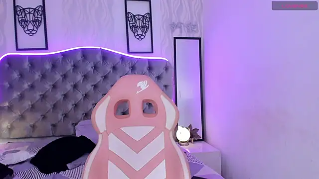 Snapshot of mmoonlightt_ chatting on February 4, 2025, 6:49 pm mmoonlightt online show from February 4, 2025, 6:49 pm