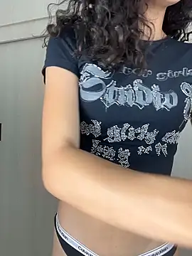 uniquerossie online show from February 14, 2026, 7:08 am