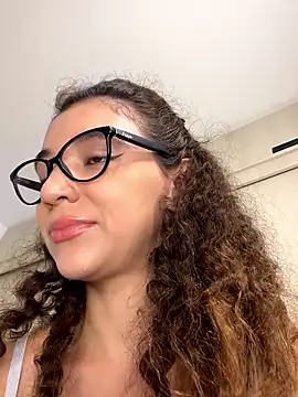 uniquerossie online show from January 15, 2026, 7:56 am