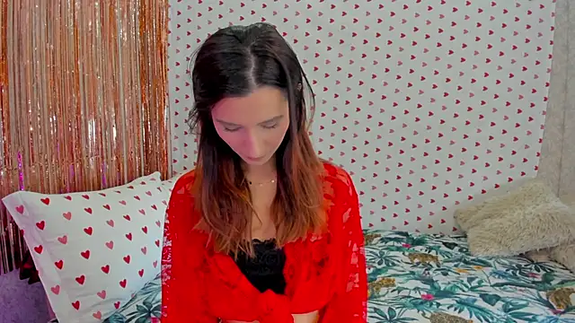 crystalnut online show from February 12, 2025, 4:33 am