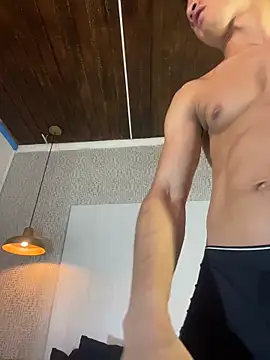 ALAN SANTHOS online show from April 12, 2026, 5:44 am