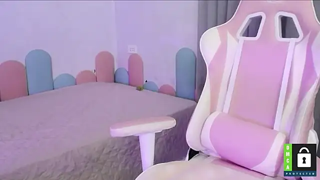 Snapshot of San___San chatting on March 6, 2025, 12:52 pm San San online show from March 6, 2025, 12:52 pm