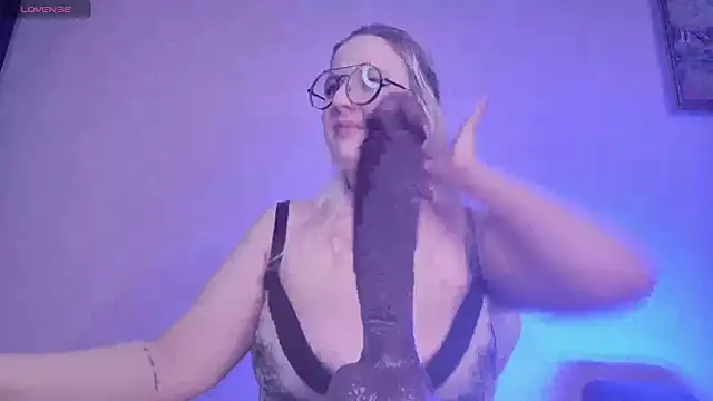 Sheila Hill  online show from February 19, 2025, 10:53 pm