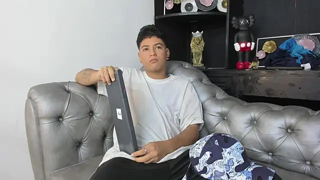 Snapshot of Levy_Steve chatting on March 8, 2025, 7:38 am Levy Steve online show from March 8, 2025, 7:38 am