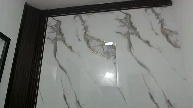 Lindsey8 online show from April 18, 2026, 1:02 pm