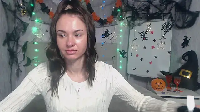 Snapshot of KaraCriegs chatting on October 23, 2025, 5:22 pm KaraCriegs online show from October 23, 2025, 5:22 pm