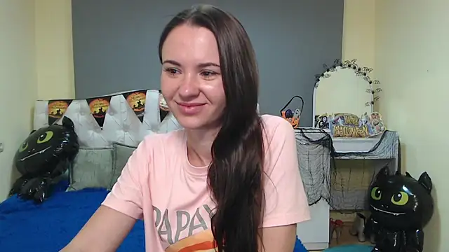 Snapshot of KaraCriegs chatting on October 16, 2025, 6:16 pm KaraCriegs online show from October 16, 2025, 6:16 pm