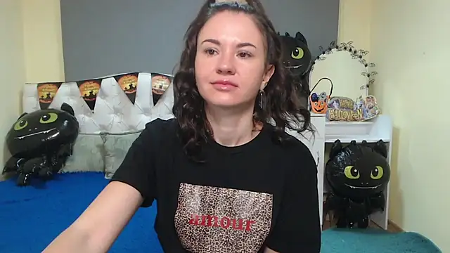 Snapshot of KaraCriegs chatting on October 15, 2025, 5:21 pm KaraCriegs online show from October 15, 2025, 5:21 pm