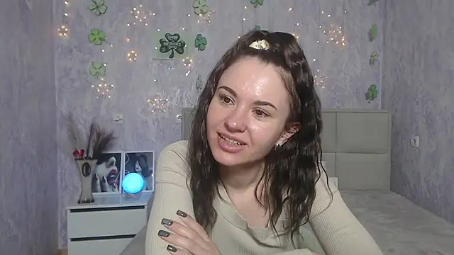 Snapshot of KaraCriegs chatting on March 14, 2025, 1:59 am KaraCriegs online show from March 14, 2025, 1:59 am