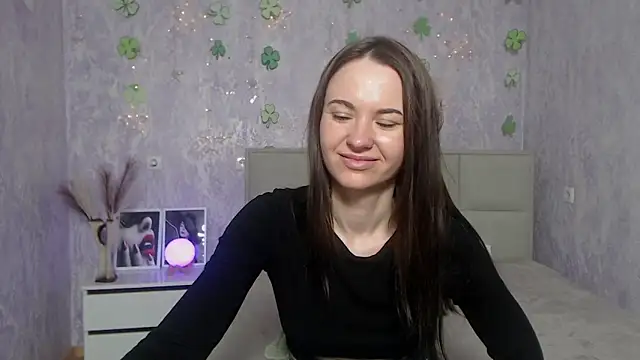 Snapshot of KaraCriegs chatting on March 22, 2025, 9:21 pm KaraCriegs online show from March 22, 2025, 9:21 pm