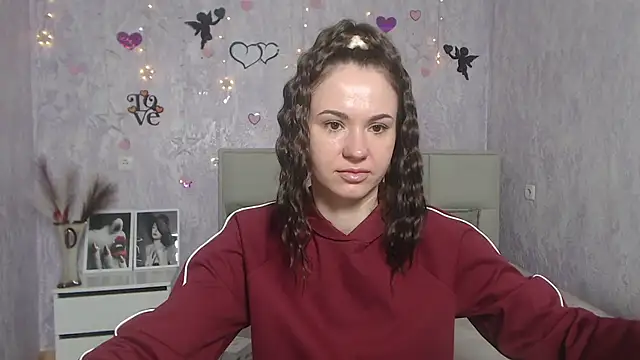 Snapshot of KaraCriegs chatting on March 12, 2025, 6:32 pm KaraCriegs online show from March 12, 2025, 6:32 pm