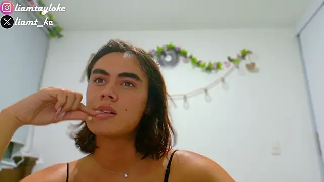 Liam Taylor online show from December 3, 2024, 1:25 am