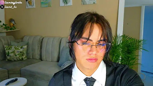 Liam Taylor online show from September 12, 2025, 11:04 pm