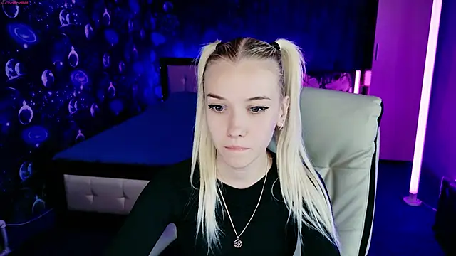 ShhhO O online show from November 5, 2025, 5:16 pm