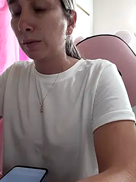 Iris love18 online show from March 5, 2026, 10:59 pm