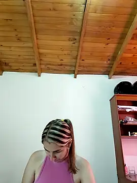 Iris love18 online show from February 8, 2026, 3:43 pm