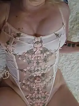 Ina HotX online show from May 19, 2026, 4:25 pm