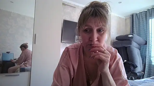 Snapshot of WindChristy chatting on May 3, 2026, 1:47 pm WindChristy online show from May 3, 2026, 1:47 pm