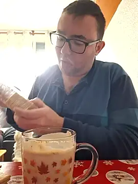 Javier bear online show from January 16, 2026, 10:52 am