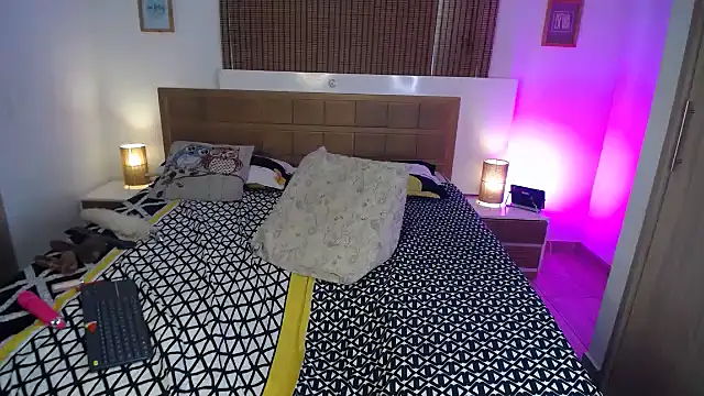 ShanonLe online show from February 20, 2025, 6:46 pm