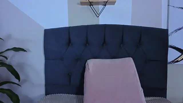 mailin18 online show from September 12, 2025, 10:31 pm