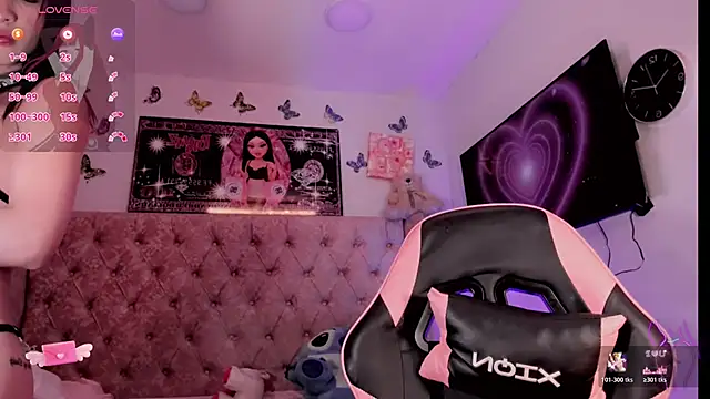 kimMaddiee online show from April 19, 2026, 5:52 am