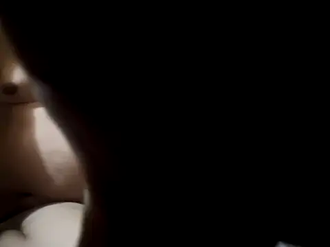 TusOjitosClaros69 online show from December 9, 2024, 5:30 pm