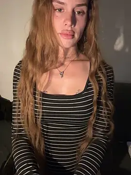 EmiliaCatalina online show from June 4, 2026, 12:04 am