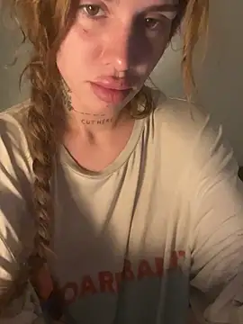 Snapshot of EmiliaCatalina chatting on February 24, 2026, 11:27 pm EmiliaCatalina online show from February 24, 2026, 11:27 pm