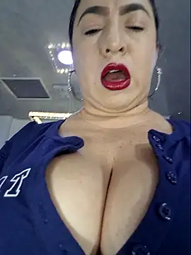 laura bassi online show from February 12, 2026, 3:06 am