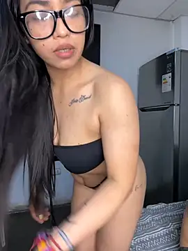 fullpasionkv220 online show from October 3, 2025, 12:25 am