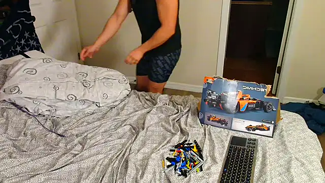 zack Fisher online show from February 4, 2025, 1:56 am