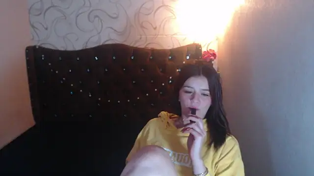 LiaHarryis online show from March 5, 2025, 6:44 am