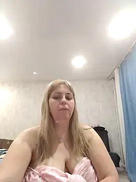 Lady nice cat online show from October 4, 2025, 2:29 pm