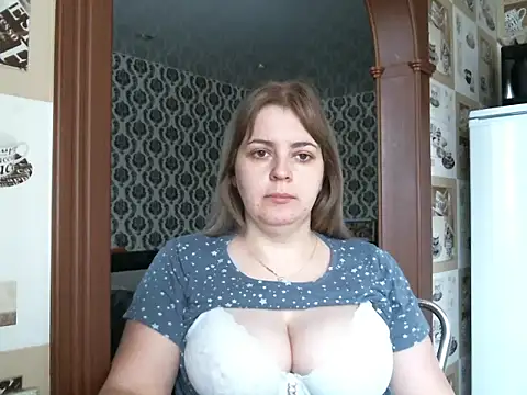 Lady nice cat online show from November 6, 2025, 2:15 am