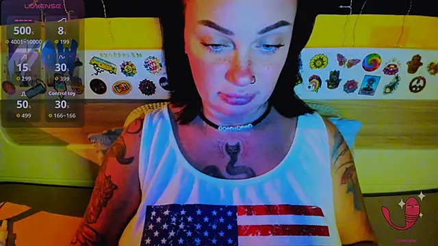 EllieOz online show from December 14, 2025, 2:55 pm