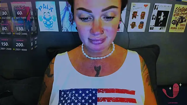 EllieOz online show from April 17, 2026, 5:49 pm