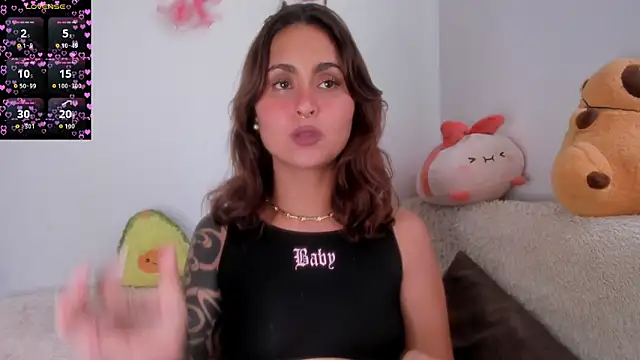 Violette-Ramirez01 online show from November 11, 2025, 6:25 pm